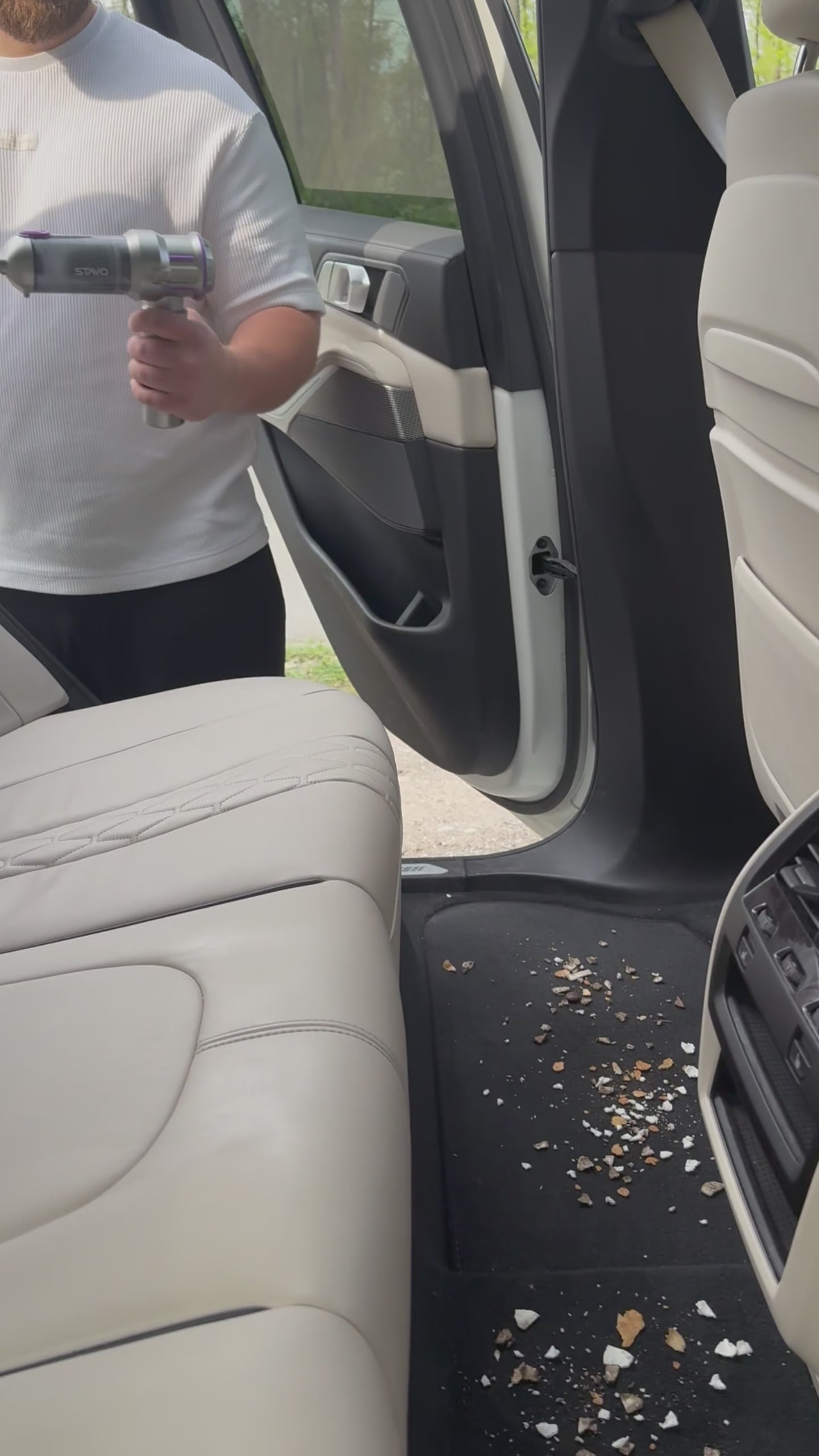 Încărcați videoclipul: Aspirator auto AirPro4 Argintiu/Mov